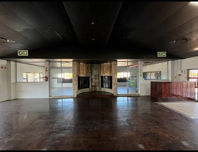 370M² BUSINESS TO LET IN PARKLANDS